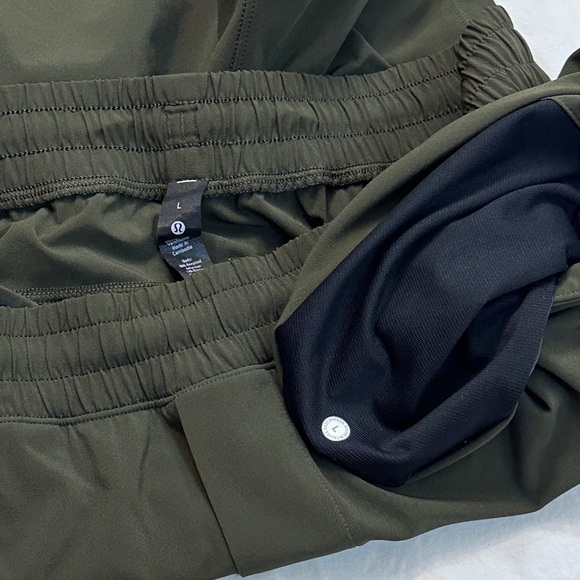 Lululemon Pace Breaker Linerless Short 5" - Dark Olive - L - Picture 11 of 12